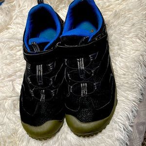Merrell Boys Size 5.5